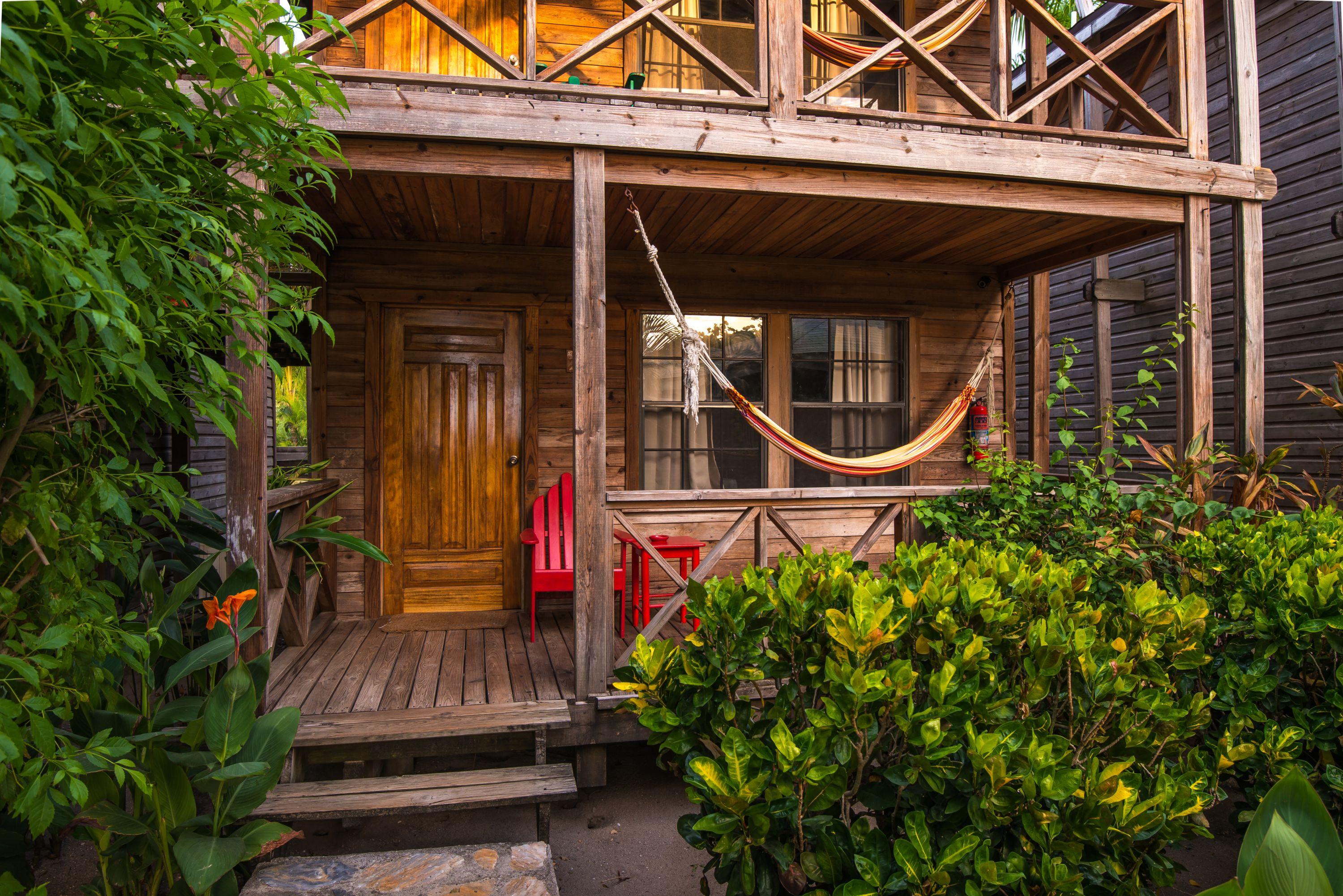 Las Rocas Resort And Dive Center Уест Бей Екстериор снимка