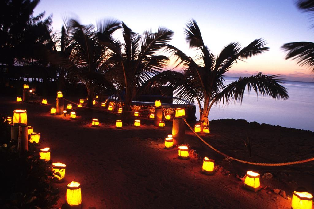 Las Rocas Resort And Dive Center Уест Бей Екстериор снимка