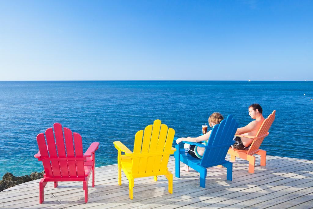 Las Rocas Resort And Dive Center Уест Бей Екстериор снимка
