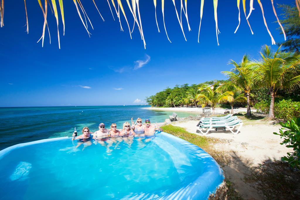 Las Rocas Resort And Dive Center Уест Бей Екстериор снимка