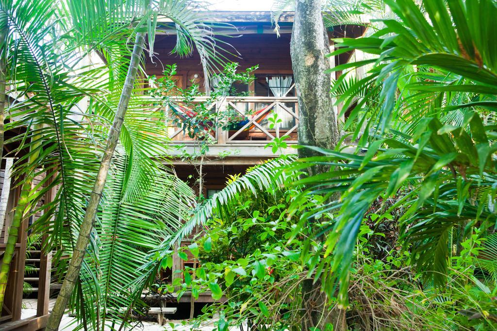Las Rocas Resort And Dive Center Уест Бей Екстериор снимка