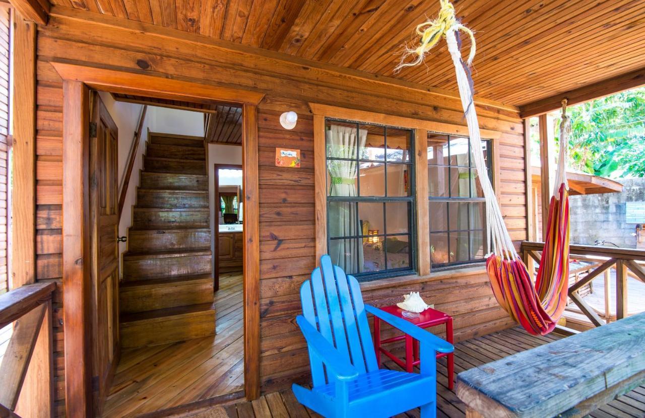 Las Rocas Resort And Dive Center Уест Бей Екстериор снимка